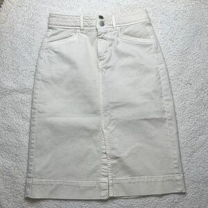 Ann Taylor Off White Skirt Soft material Seamed Pencil Skirt Stretch Size 0